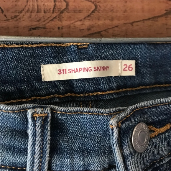 Levis Jeans - Picture 2 of 6